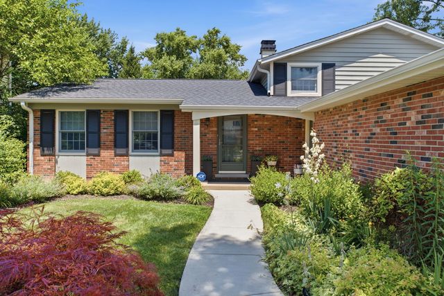 460 Trinity Court, Buffalo Grove, IL 60089