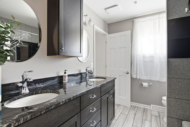 460 Trinity Court, Buffalo Grove, IL 60089