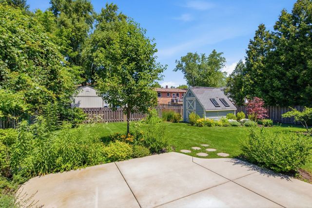 460 Trinity Court, Buffalo Grove, IL 60089