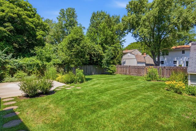 460 Trinity Court, Buffalo Grove, IL 60089