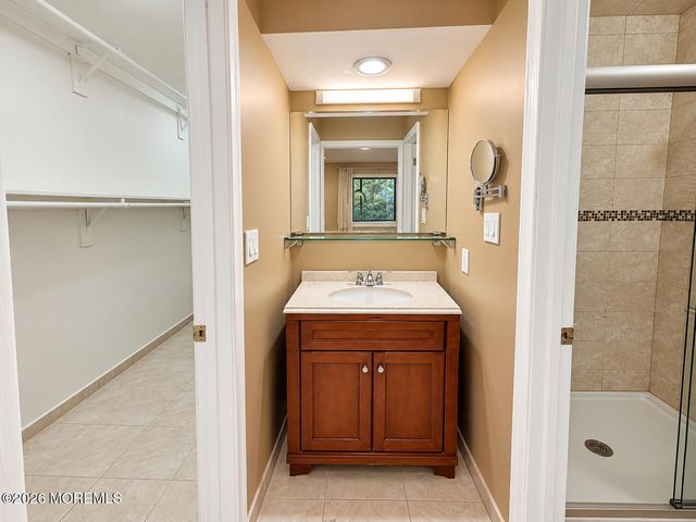 132 Amberly Drive B, Manalapan, NJ 07726