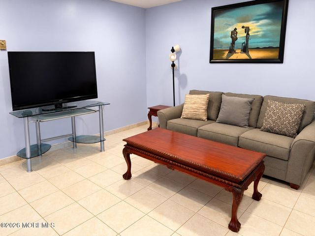 132 Amberly Drive B, Manalapan, NJ 07726