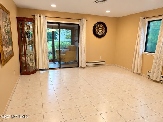 132 Amberly Drive B, Manalapan, NJ 07726