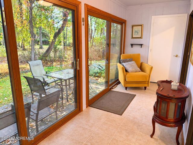 132 Amberly Drive B, Manalapan, NJ 07726