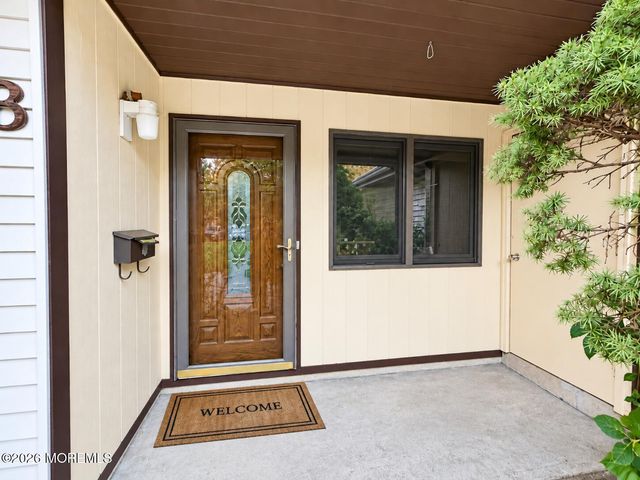 132 Amberly Drive B, Manalapan, NJ 07726