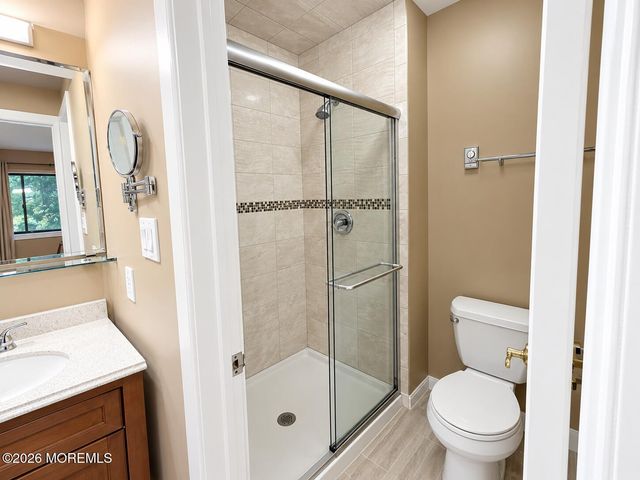 132 Amberly Drive B, Manalapan, NJ 07726