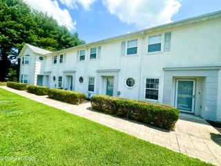 102 Village Trace APT 14, Kingston, TN 37763