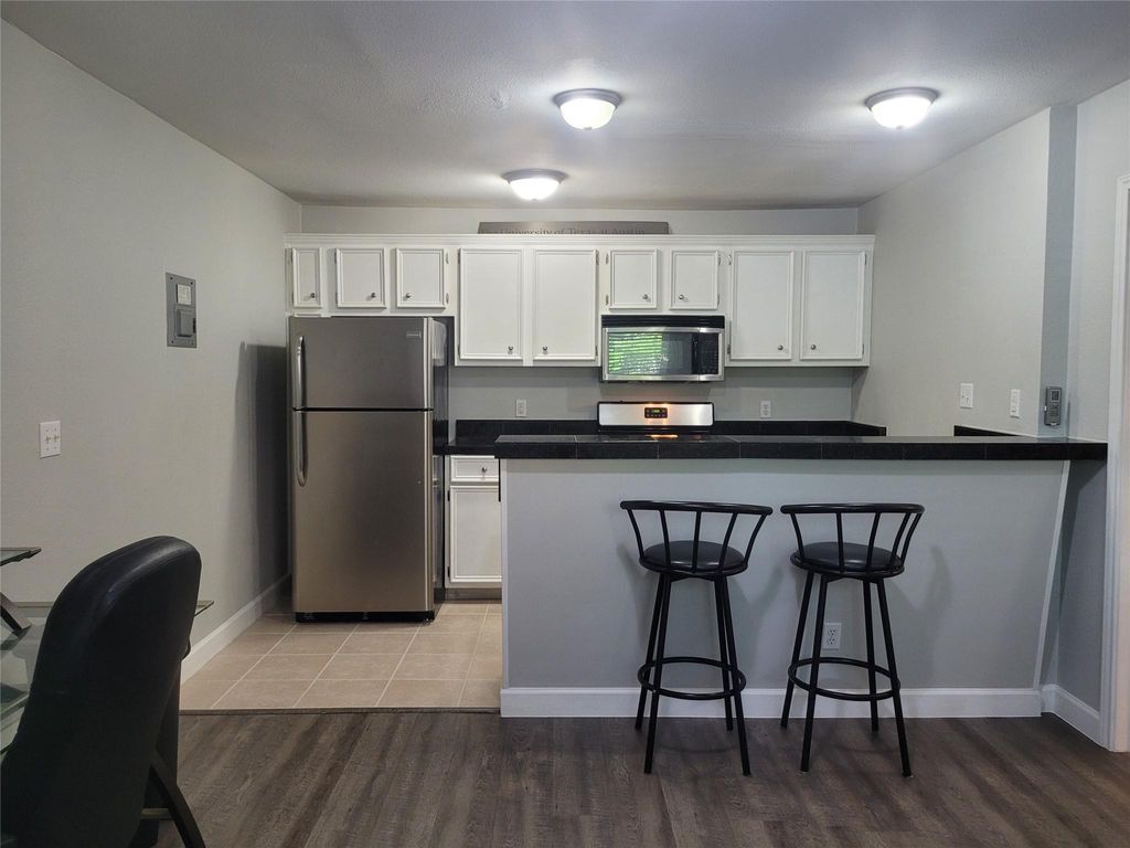 304 E 33rd ST 14, Austin, TX 78705