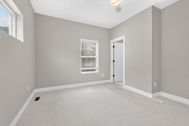 977 Oak Street, Columbus, OH 43205
