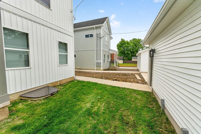 977 Oak Street, Columbus, OH 43205