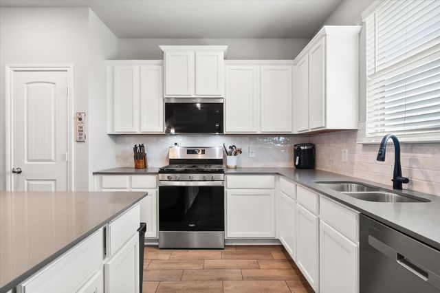 8201 Tomcat Trail, Godley, TX 76044