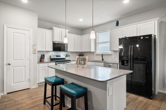 8201 Tomcat Trail, Godley, TX 76044