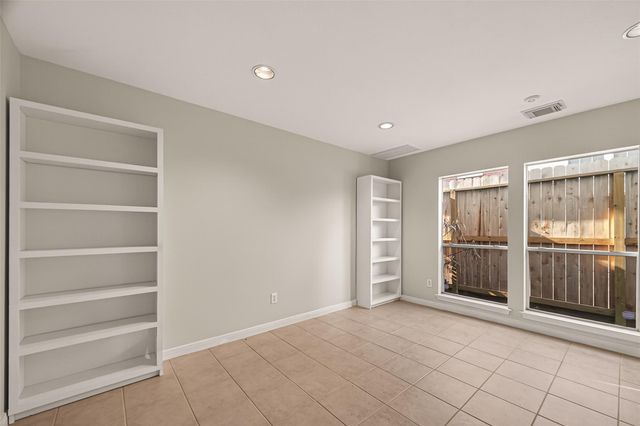 2250 La Branch Street, Houston, TX 77002