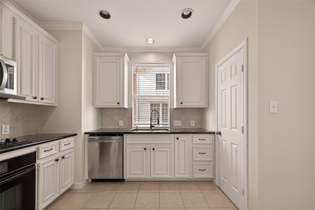 2250 La Branch Street, Houston, TX 77002