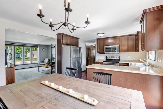 1125 STINE WAY, De Pere, WI 54115