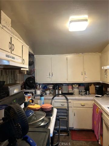 3644 10th Avenue, Los Angeles, CA 90018