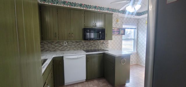 14172 Royal Grand Avenue, Redford, MI 48239