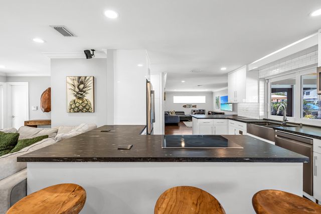 2471 NE 46th Street, Lighthouse Point, FL 33064