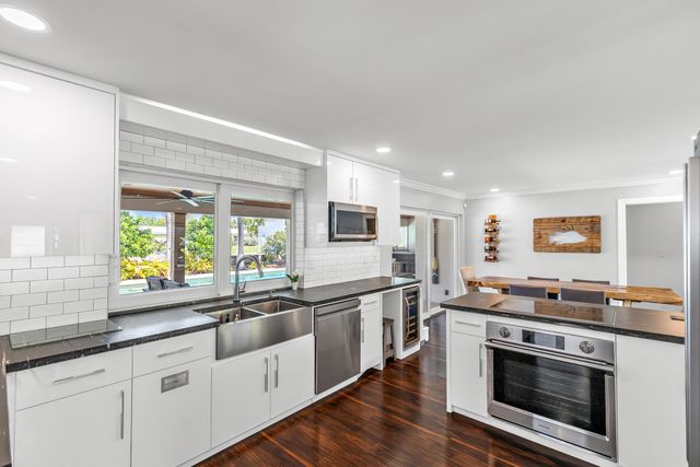 2471 NE 46th Street, Lighthouse Point, FL 33064