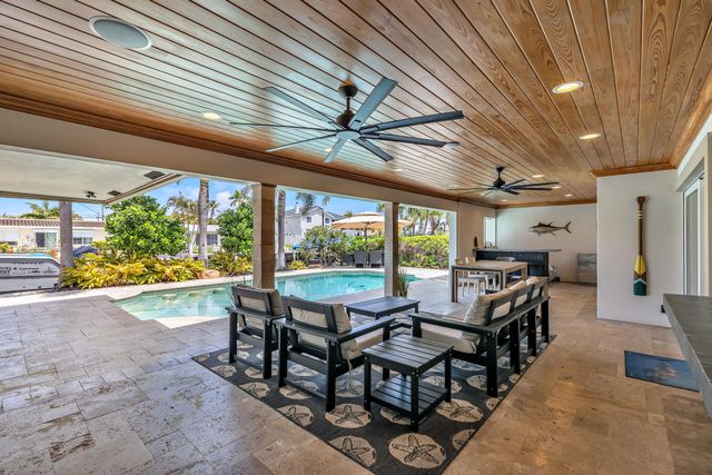 2471 NE 46th Street, Lighthouse Point, FL 33064