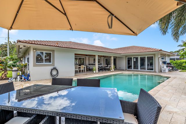 2471 NE 46th Street, Lighthouse Point, FL 33064