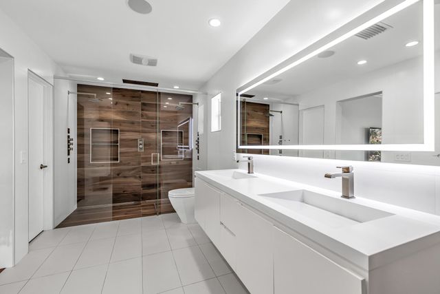 2471 NE 46th Street, Lighthouse Point, FL 33064