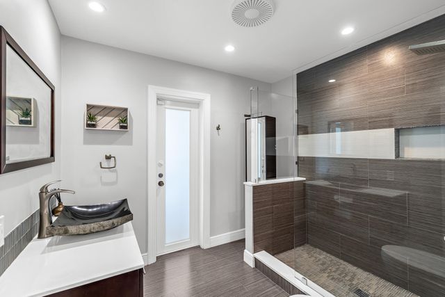 2471 NE 46th Street, Lighthouse Point, FL 33064