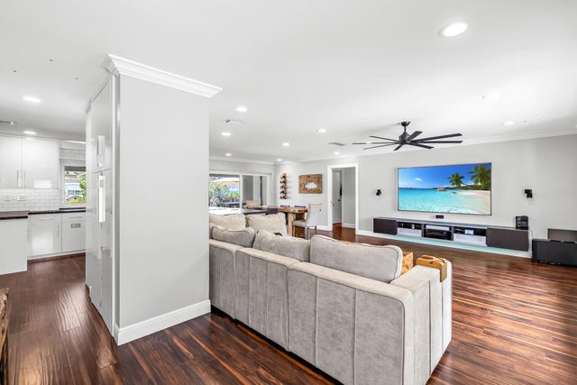 2471 NE 46th Street, Lighthouse Point, FL 33064