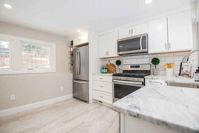 84 Kendall Rd, Holden, MA 01522