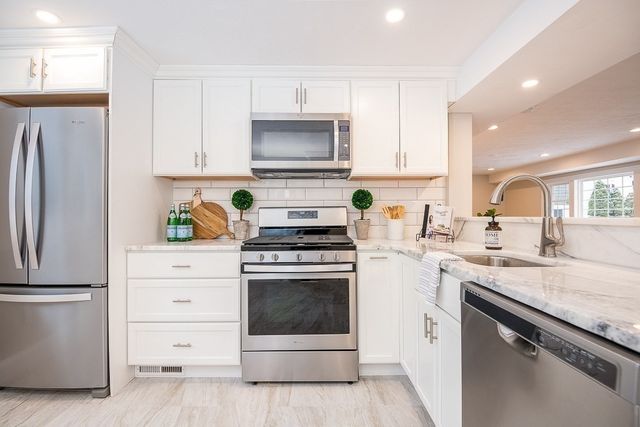 84 Kendall Rd, Holden, MA 01522