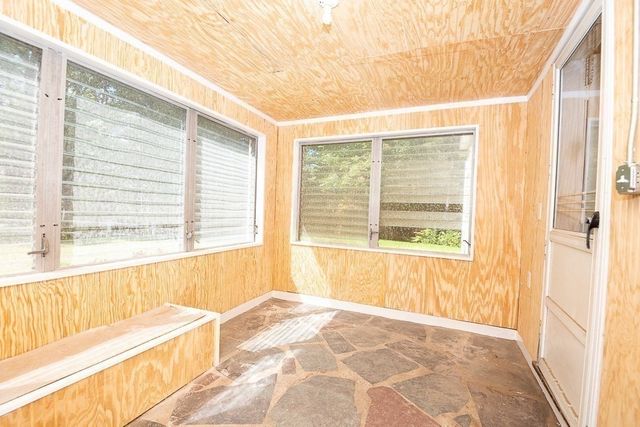 84 Kendall Rd, Holden, MA 01522