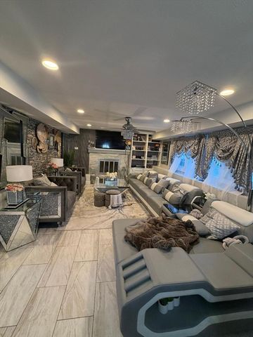 84 Kendall Rd, Holden, MA 01522