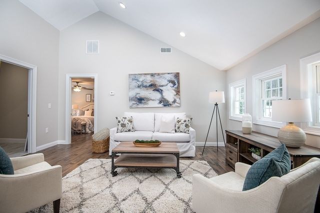 84 Kendall Rd, Holden, MA 01522