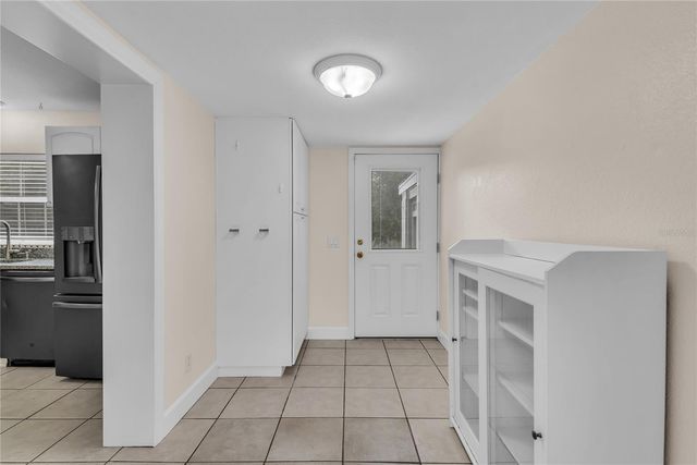 1124 EDGEWATER COURT, Orlando, FL 32804