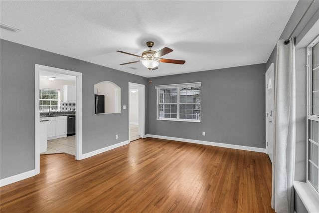 1124 EDGEWATER COURT, Orlando, FL 32804