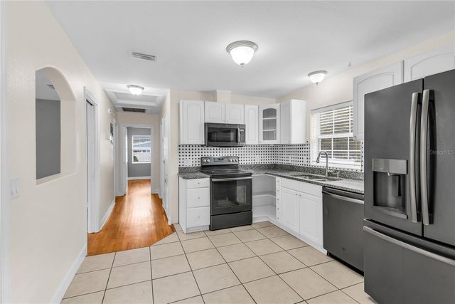 1124 EDGEWATER COURT, Orlando, FL 32804