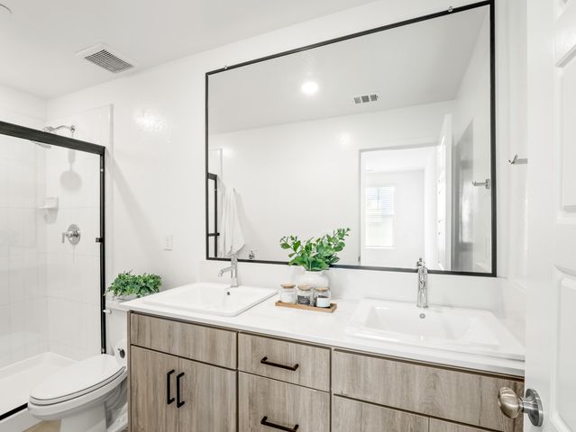 602 W Mahogany Lane, Clovis, CA 93612