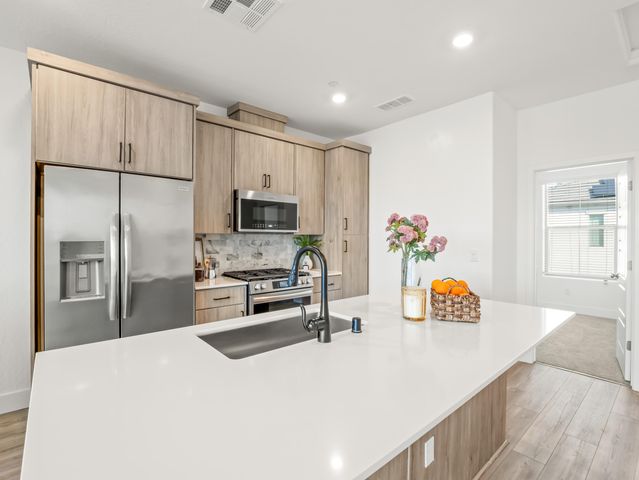 602 W Mahogany Lane, Clovis, CA 93612