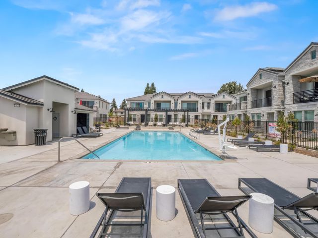 602 W Mahogany Lane, Clovis, CA 93612