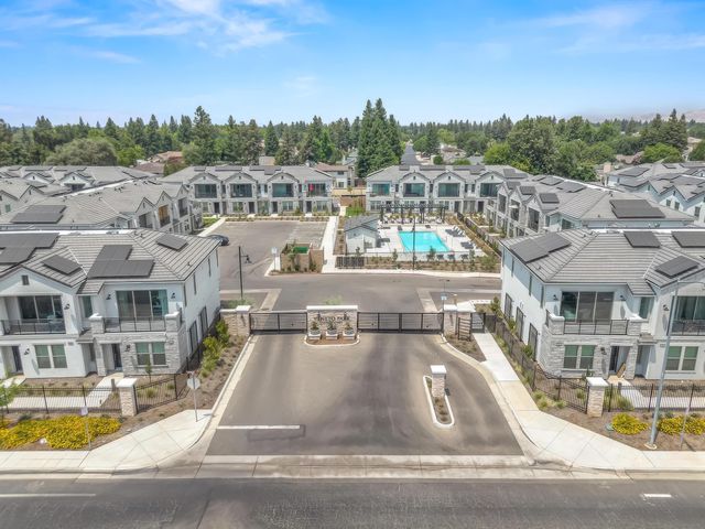 602 W Mahogany Lane, Clovis, CA 93612