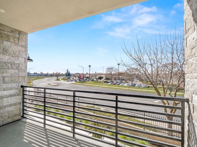 602 W Mahogany Lane, Clovis, CA 93612