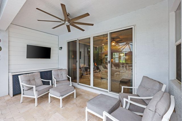8396 Calabria Lakes Drive, Boynton Beach, FL 33473