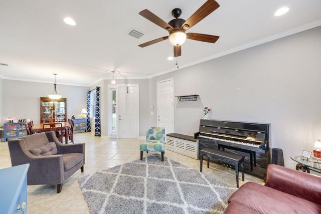 8396 Calabria Lakes Drive, Boynton Beach, FL 33473