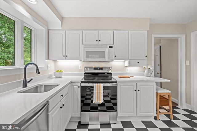 5511 BRADLEY BLVD, Bethesda, MD 20814