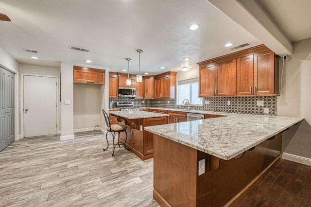 1488 Minarets Avenue, Clovis, CA 93611