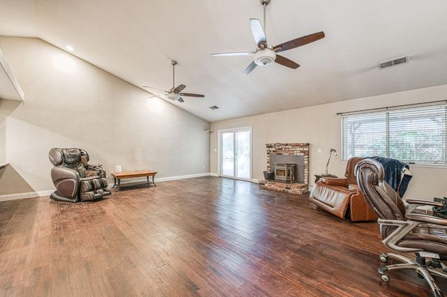 1488 Minarets Avenue, Clovis, CA 93611