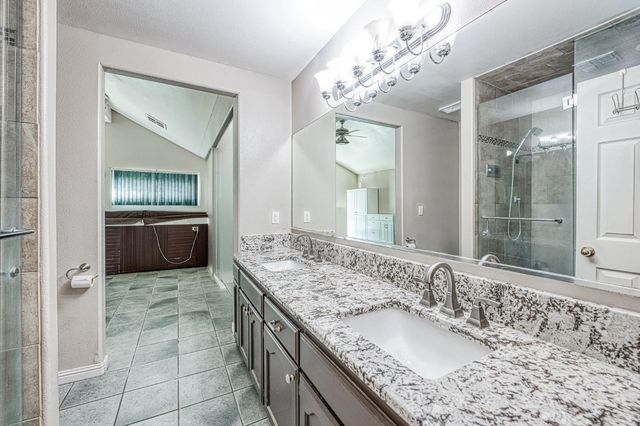 1488 Minarets Avenue, Clovis, CA 93611