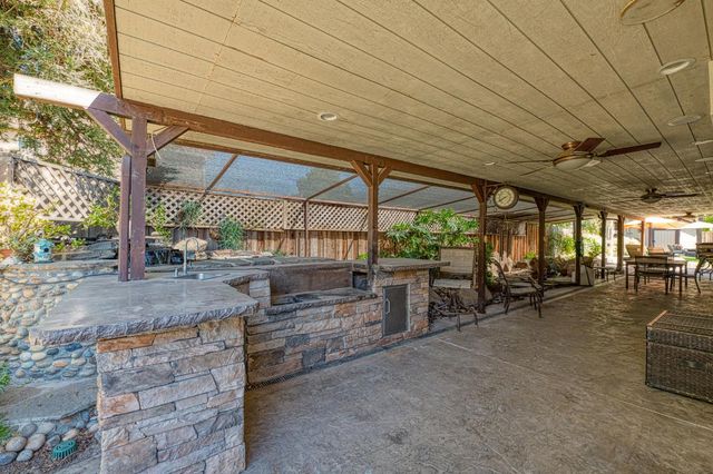 1488 Minarets Avenue, Clovis, CA 93611