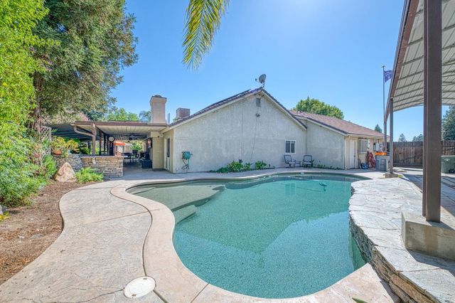 1488 Minarets Avenue, Clovis, CA 93611
