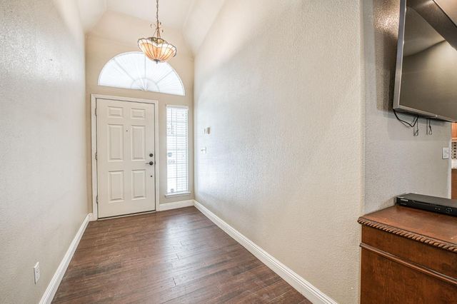 1488 Minarets Avenue, Clovis, CA 93611